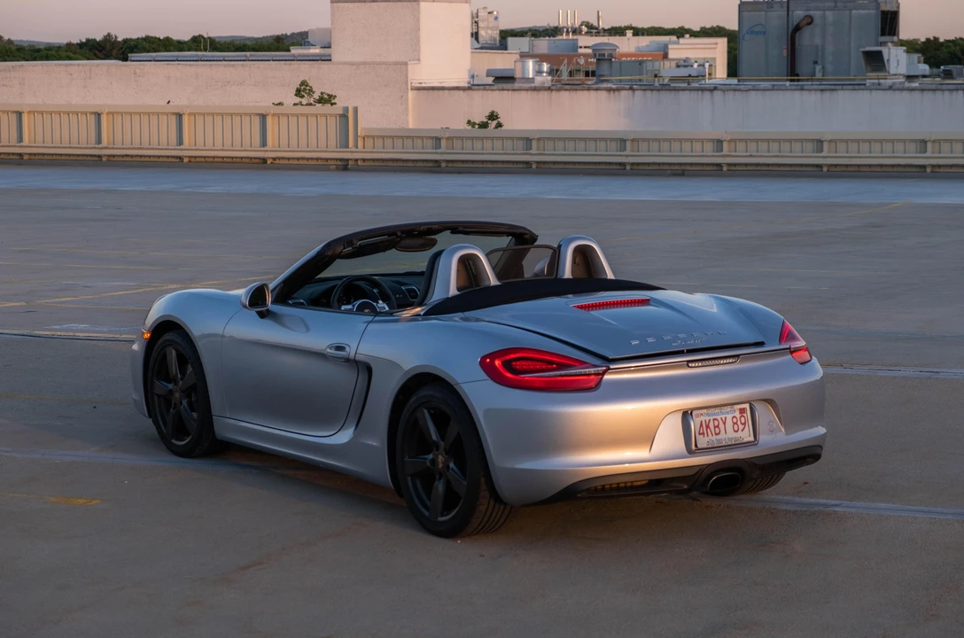 2015 Porsche 981 Boxster - Image 8 of 31