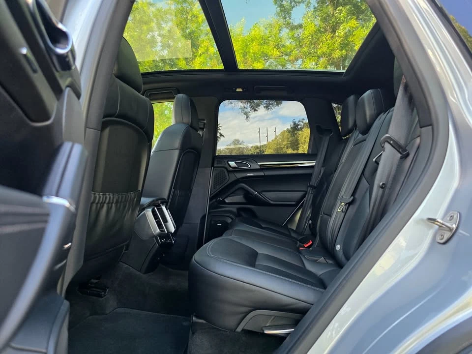 2015 Porsche 958 Cayenne - Image 12 of 17