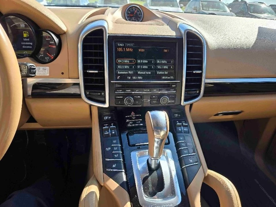 2015 Porsche 958 Cayenne - Image 14 of 15