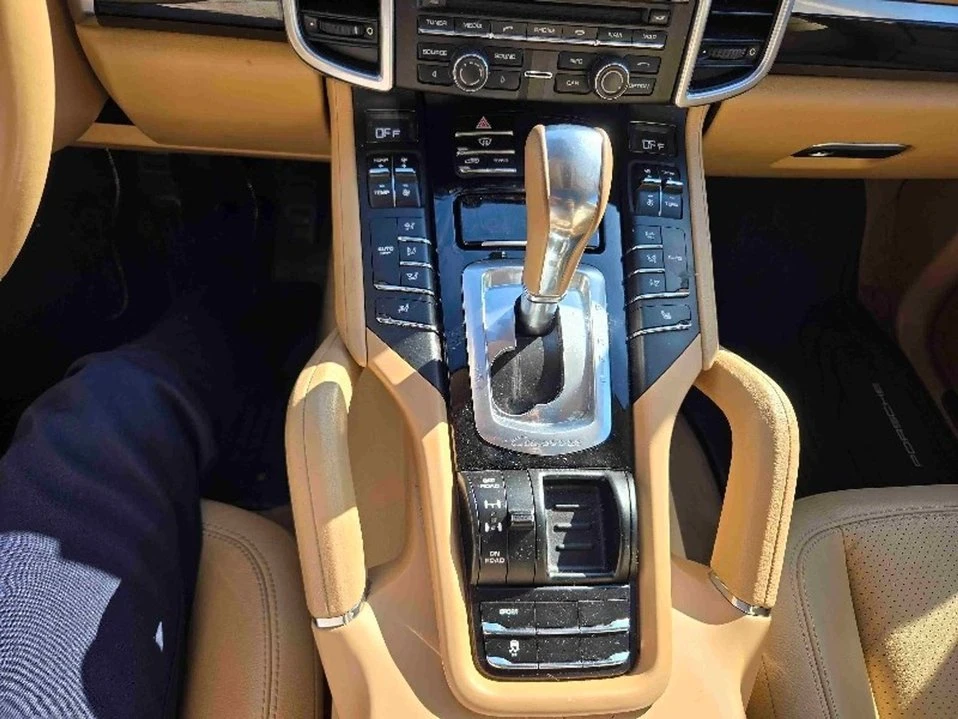 2015 Porsche 958 Cayenne - Image 13 of 15