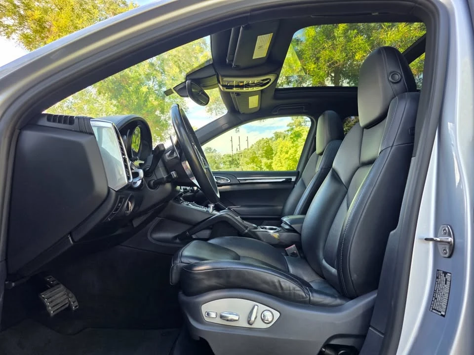 2015 Porsche 958 Cayenne - Image 10 of 17