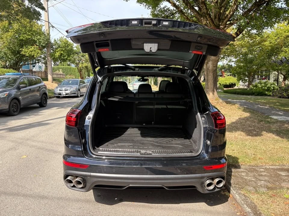 2015 Porsche 958 Cayenne S - Image 13 of 18
