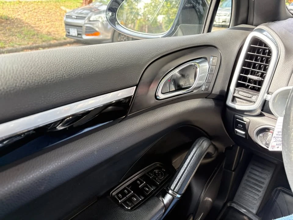 2015 Porsche 958 Cayenne S - Image 16 of 18