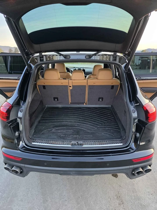 2015 Porsche 958 Cayenne - Image 11 of 12