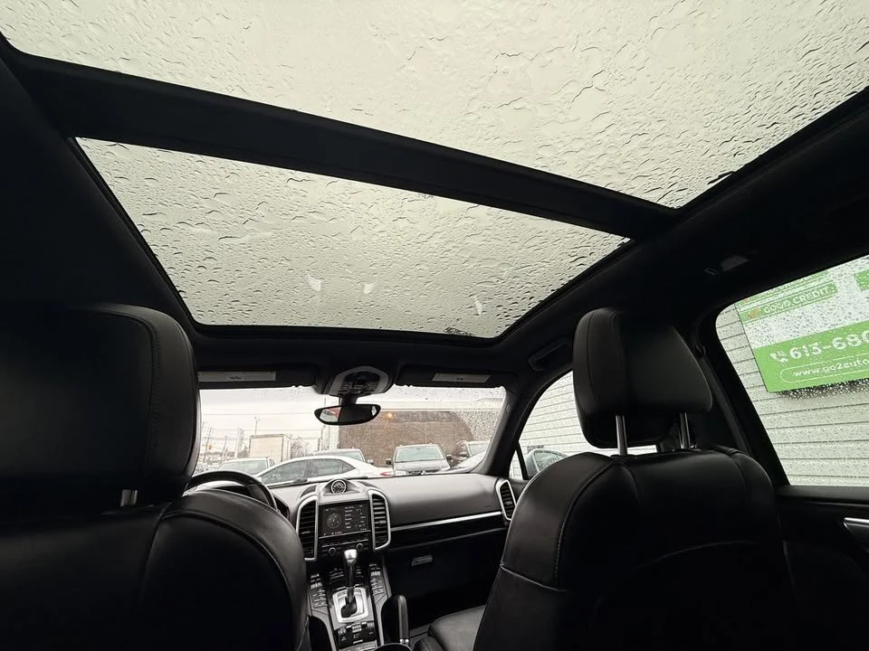 2015 Porsche 958 Cayenne - Image 13 of 20