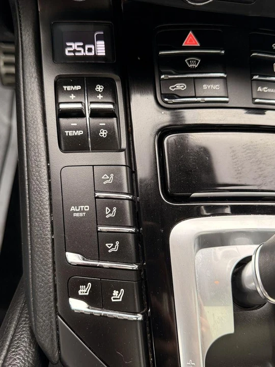 2015 Porsche 958 Cayenne - Image 10 of 20