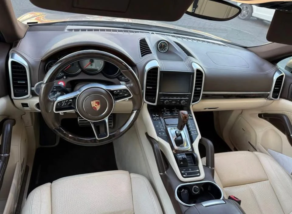 2015 Porsche 958 Cayenne - Image 3 of 5