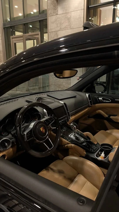2015 Porsche 958 Cayenne - Image 3 of 4
