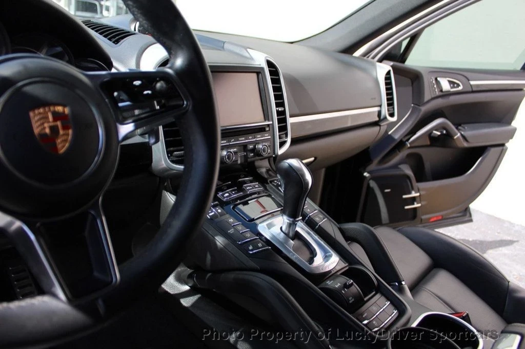 2015 Porsche 958 Cayenne S - Image 6 of 12