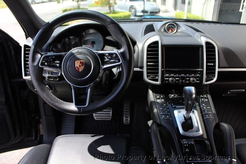 2015 Porsche 958 Cayenne S - Image 7 of 12