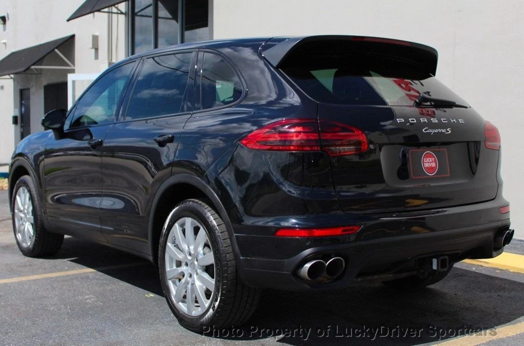 2015 Porsche 958 Cayenne S - Image 9 of 12