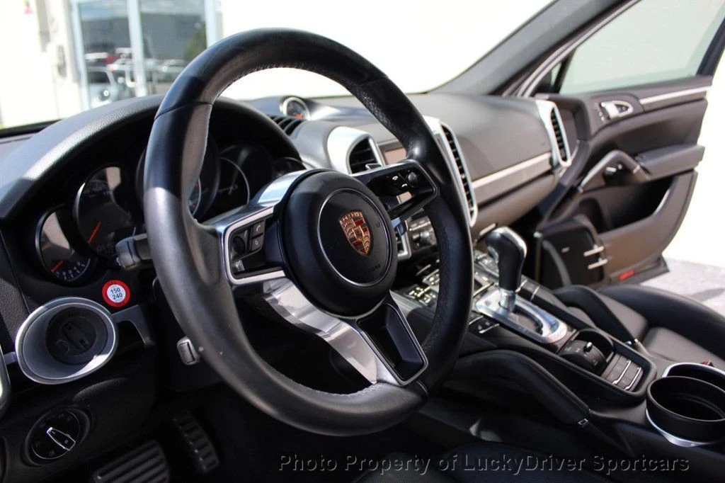 2015 Porsche 958 Cayenne S - Image 5 of 12