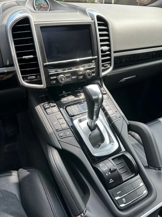 2015 Porsche 958 Cayenne Diesel - Image 7 of 8