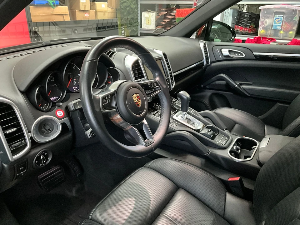 2015 Porsche 958 Cayenne Diesel - Image 2 of 8