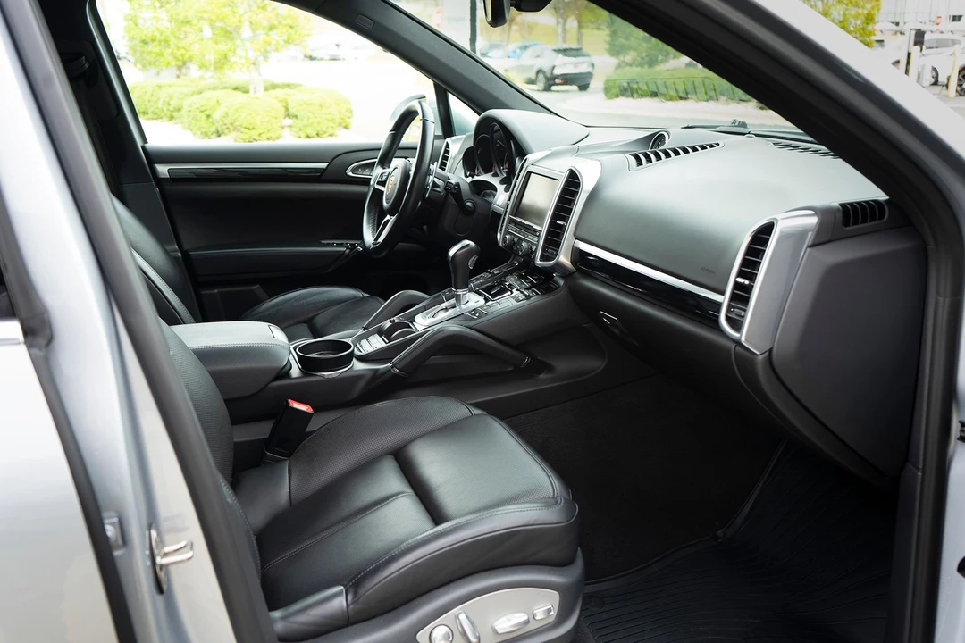 2015 Porsche 958 Cayenne Diesel - Image 9 of 15
