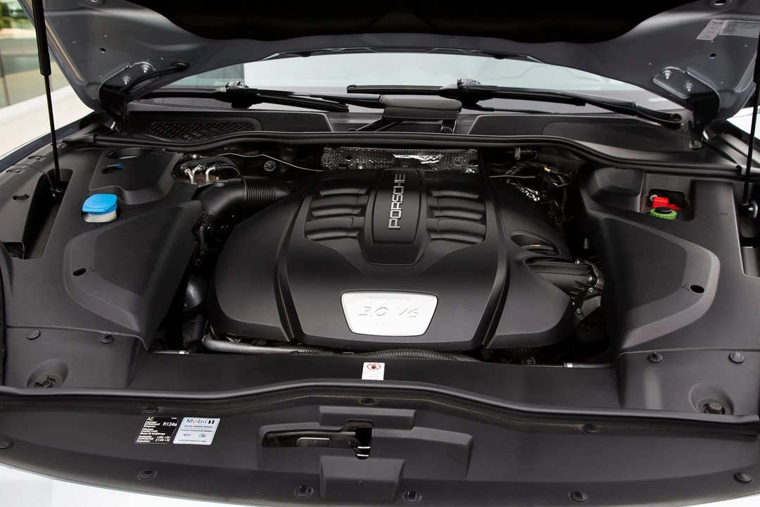 2015 Porsche 958 Cayenne Diesel - Image 14 of 15