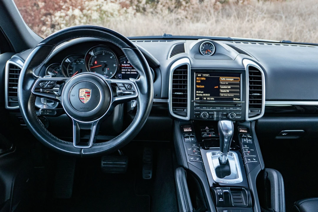 2015 Porsche 958 Cayenne Diesel - Image 16 of 31