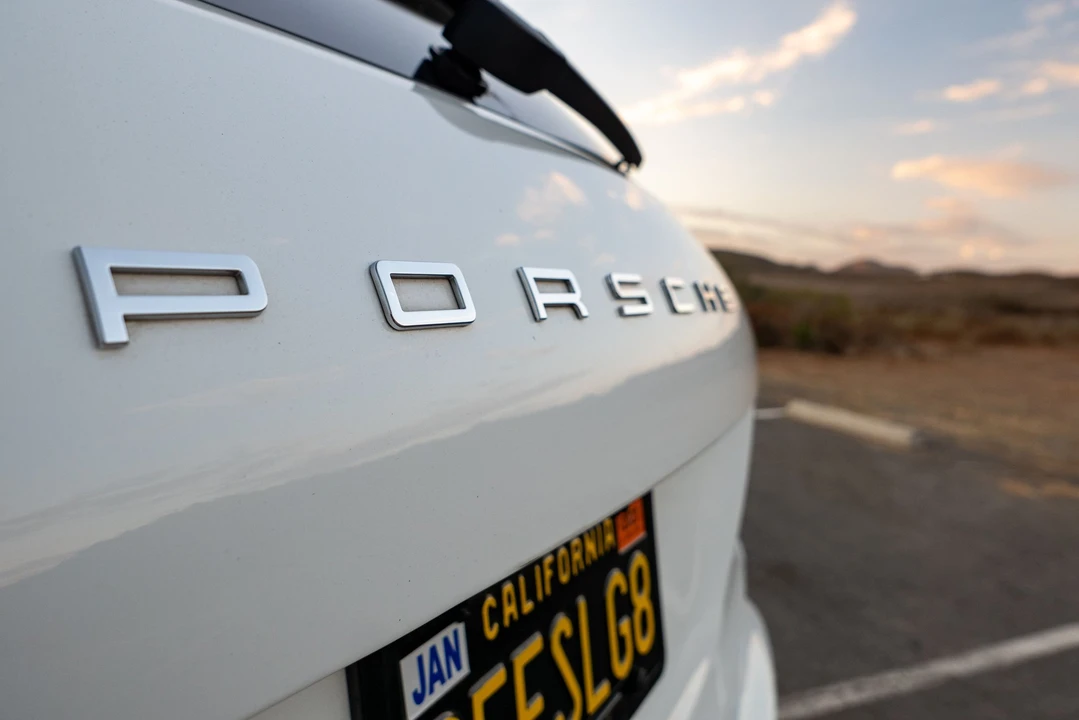 2015 Porsche 958 Cayenne Diesel - Image 9 of 31