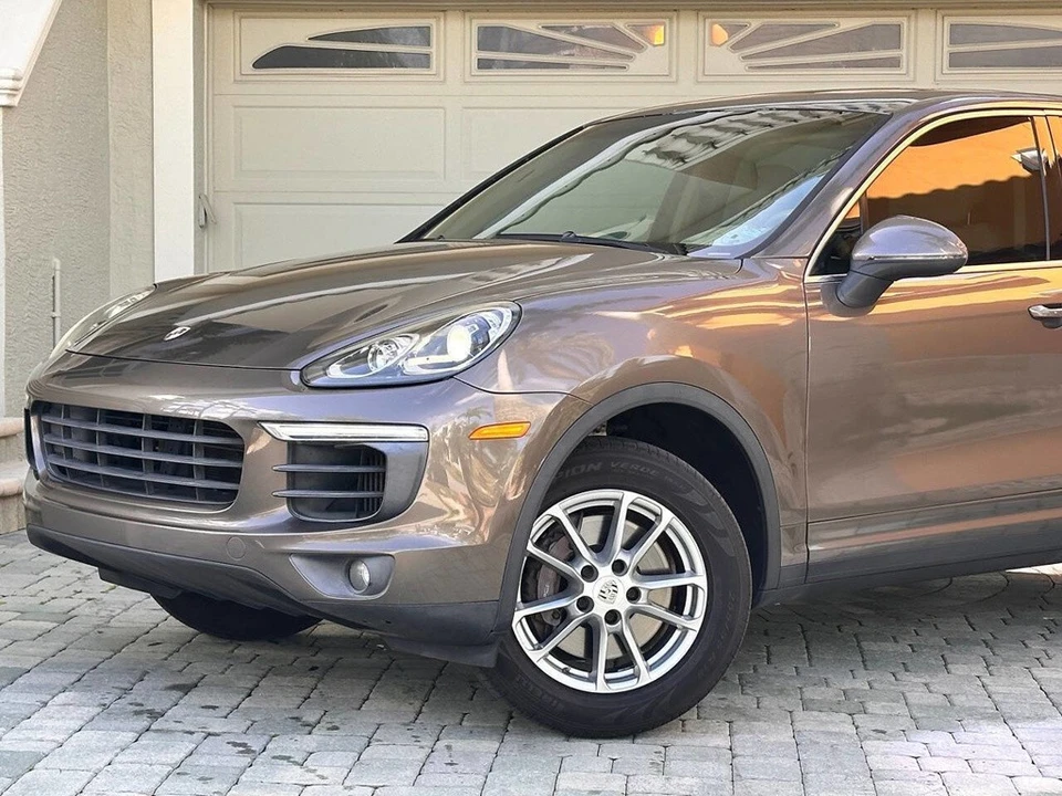 2015 Porsche 958 Cayenne Diesel - Image 2 of 24