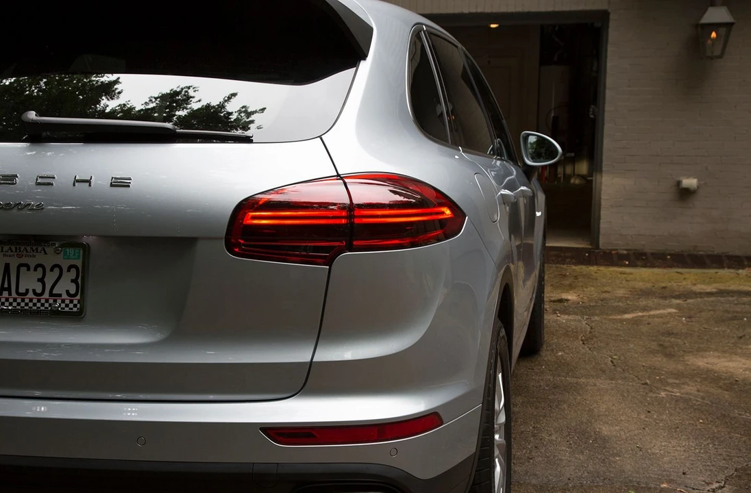 2015 Porsche 958 Cayenne Diesel - Image 3 of 10