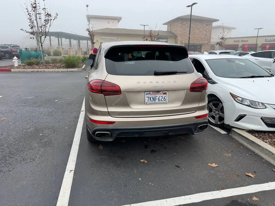 2015 Porsche 958 Cayenne Diesel - Image 13 of 16