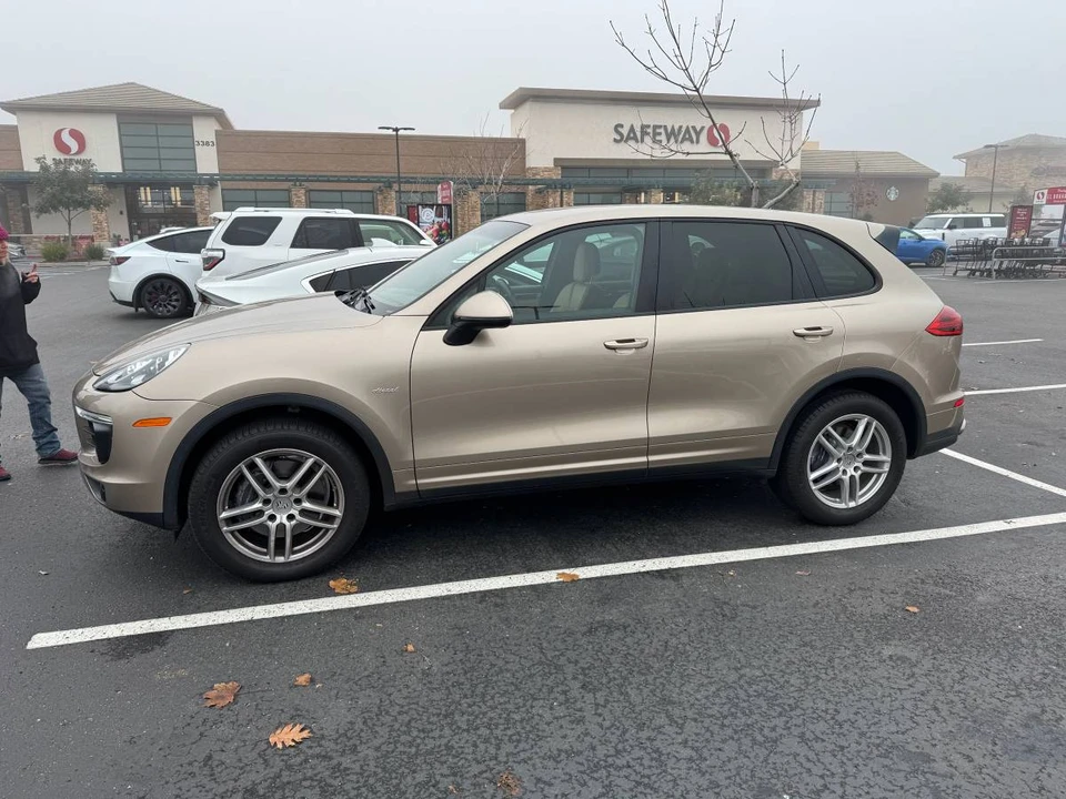 2015 Porsche 958 Cayenne Diesel - Image 12 of 16