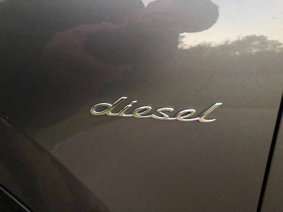 2015 Porsche 958 Cayenne Diesel - Image 2 of 2