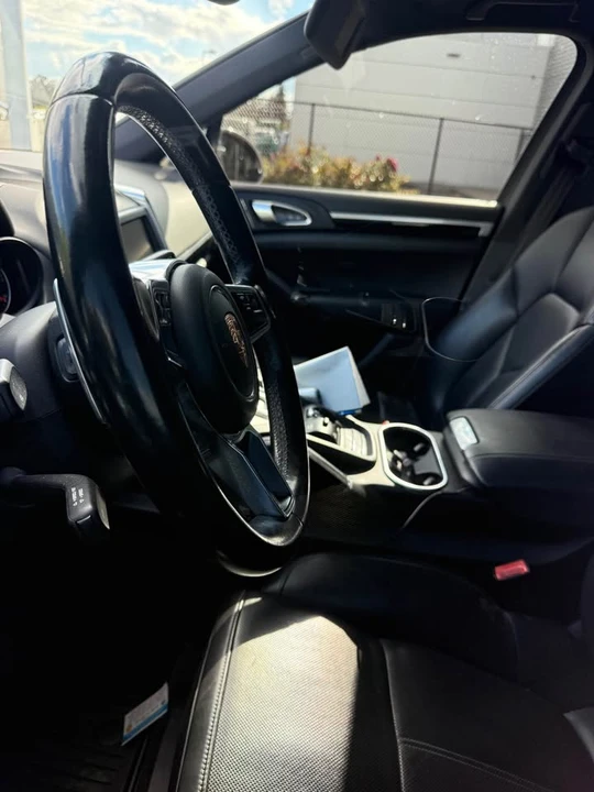2015 Porsche 958 Cayenne Diesel - Image 6 of 6