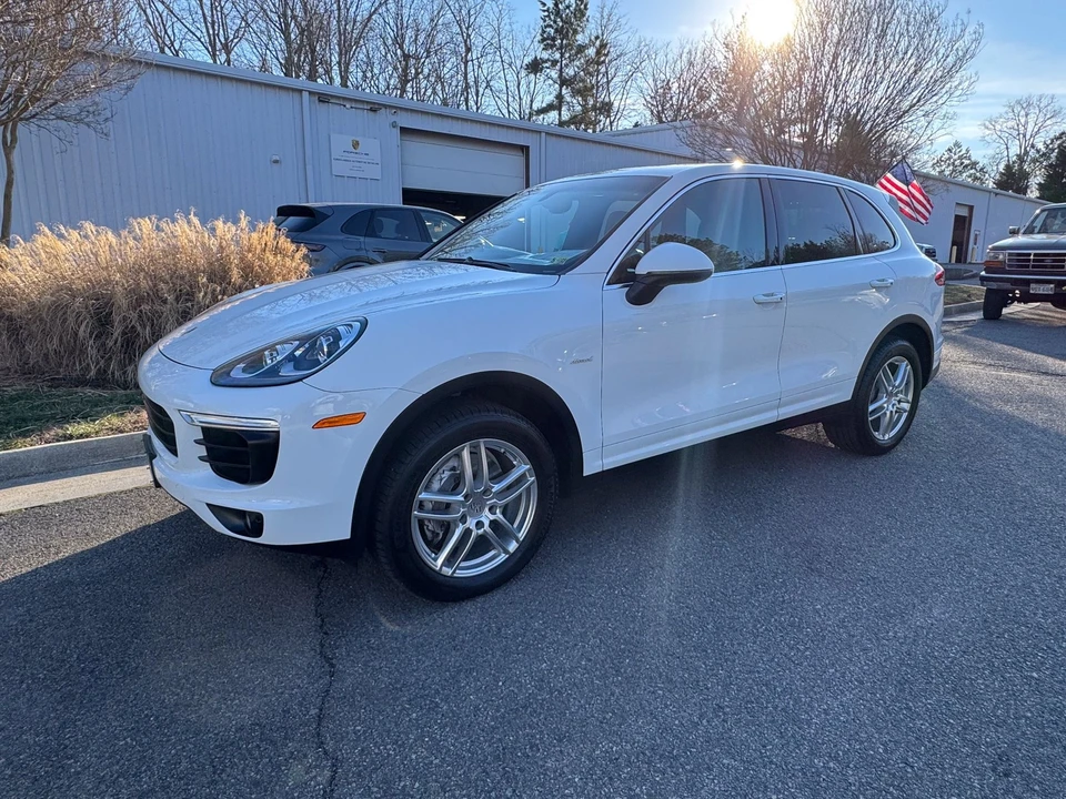 2015 Porsche 958 Cayenne Diesel - Image 2 of 11