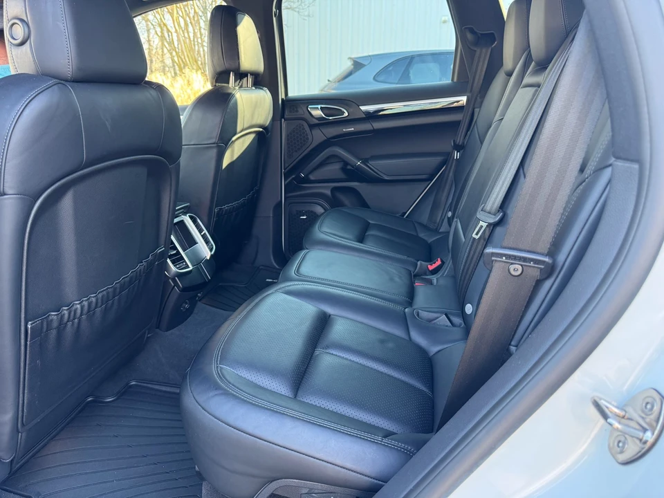 2015 Porsche 958 Cayenne Diesel - Image 9 of 11