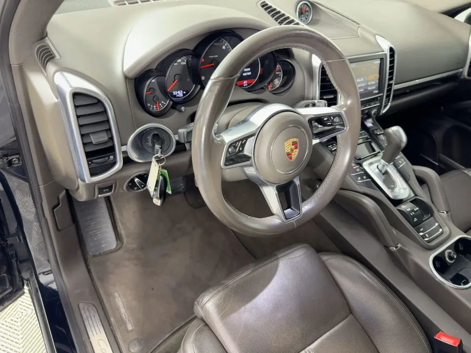 2015 Porsche 958 Cayenne Diesel - Image 4 of 5