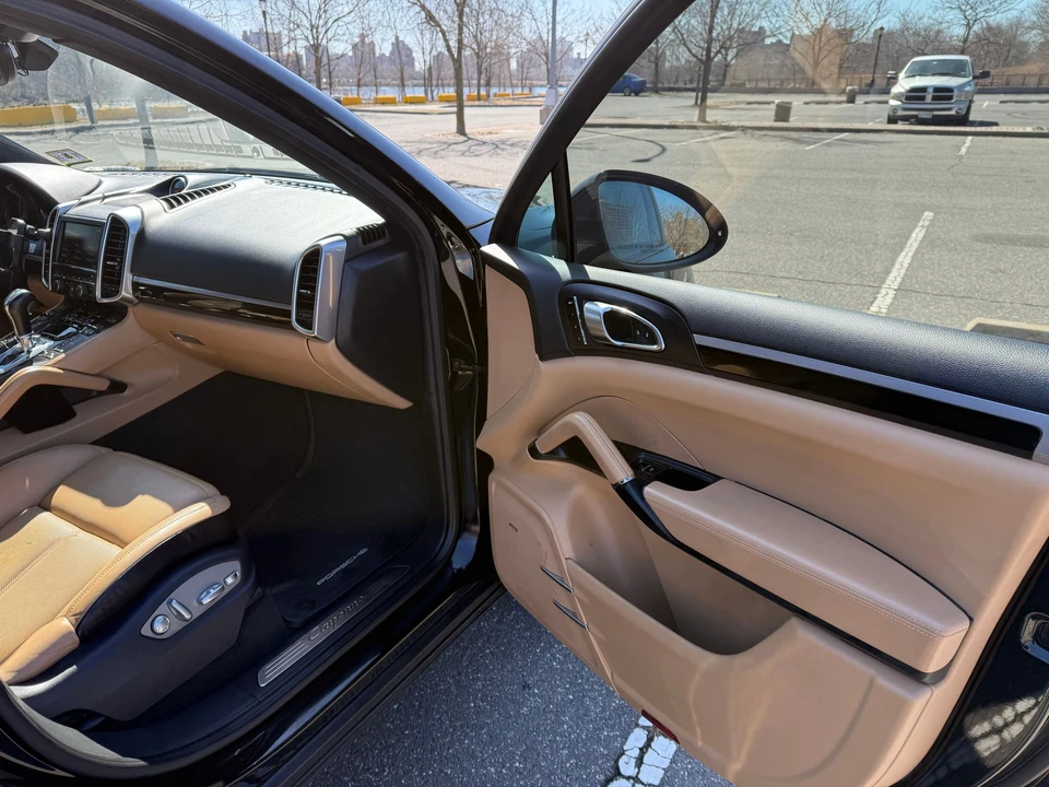2015 Porsche 958 Cayenne Diesel - Image 11 of 18