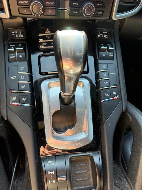 2015 Porsche 958 Cayenne Diesel - Image 12 of 14