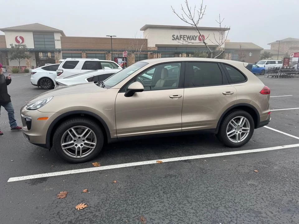 2015 Porsche 958 Cayenne Diesel - Image 2 of 16