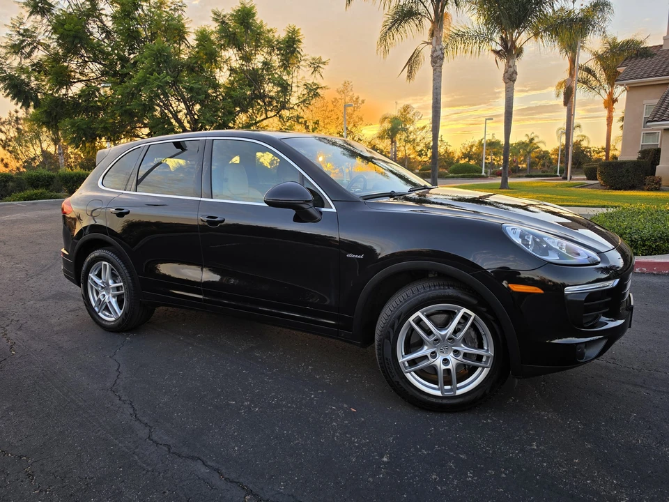 2015 Porsche 958 Cayenne Diesel - Image 2 of 31