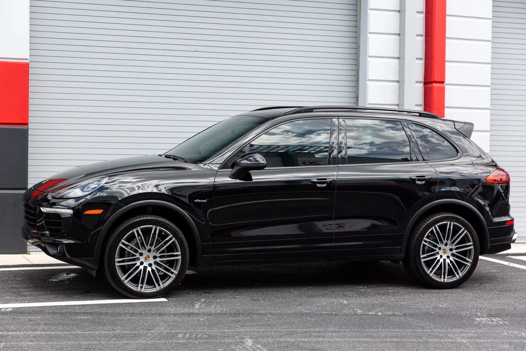 2015 Porsche 958 Cayenne Diesel - Image 2 of 31