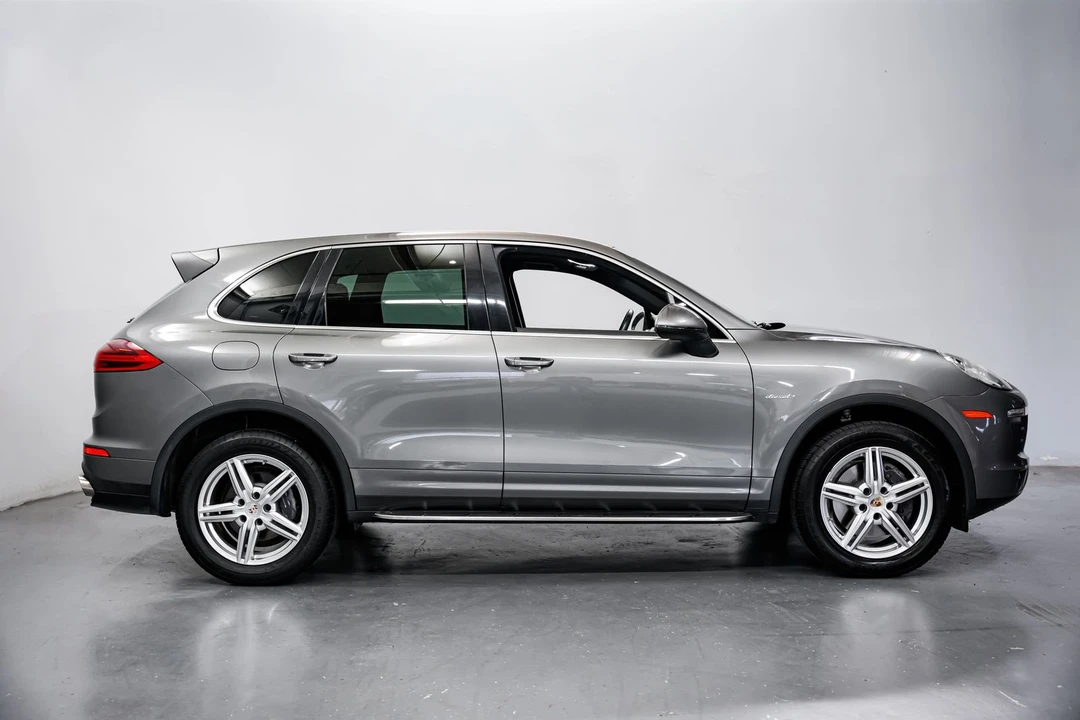 2015 Porsche 958 Cayenne Diesel - Image 2 of 31