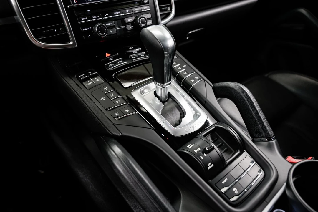 2015 Porsche 958 Cayenne Diesel - Image 14 of 31