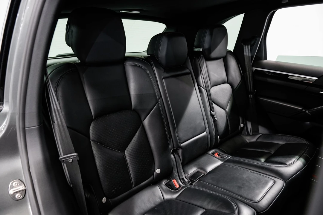 2015 Porsche 958 Cayenne Diesel - Image 29 of 31