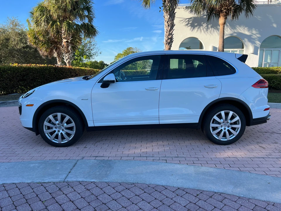2015 Porsche 958 Cayenne Diesel - Image 15 of 31