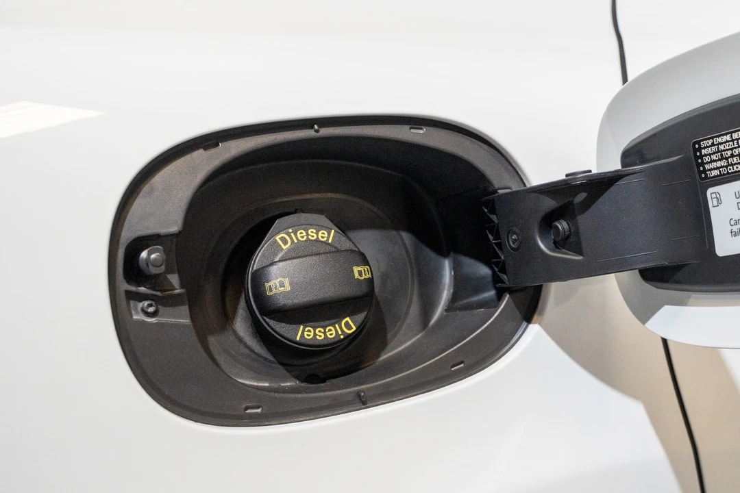 2015 Porsche 958 Cayenne Diesel - Image 24 of 31