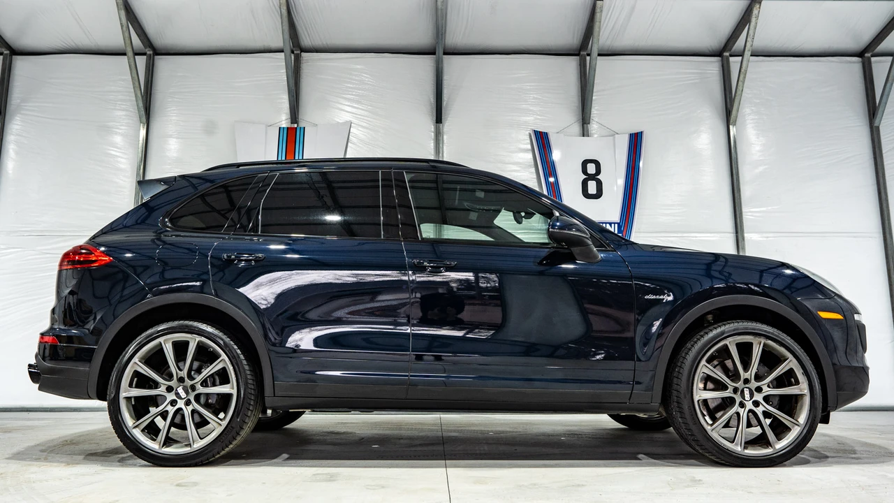 2015 Porsche 958 Cayenne Diesel - Image 18 of 31