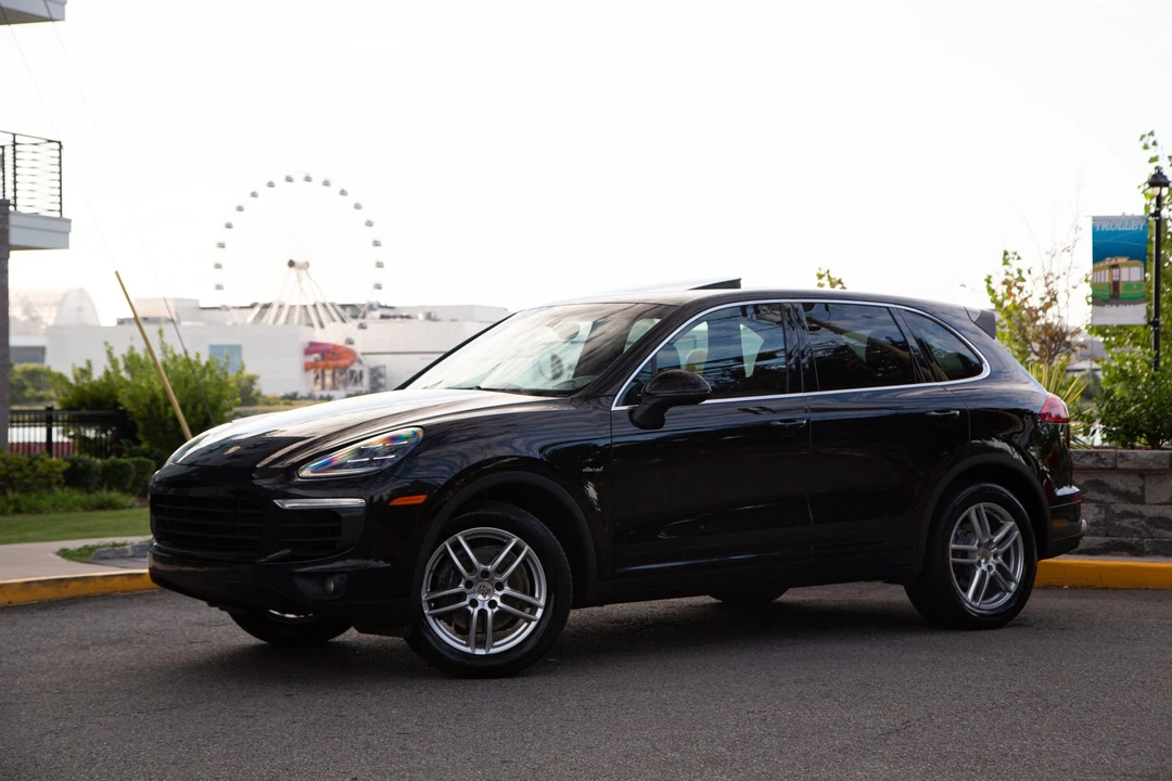 2015 Porsche 958 Cayenne Diesel - Image 2 of 31