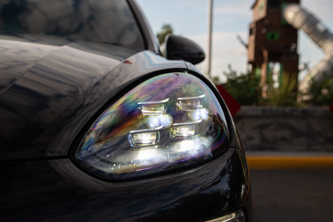 2015 Porsche 958 Cayenne Diesel - Image 25 of 31