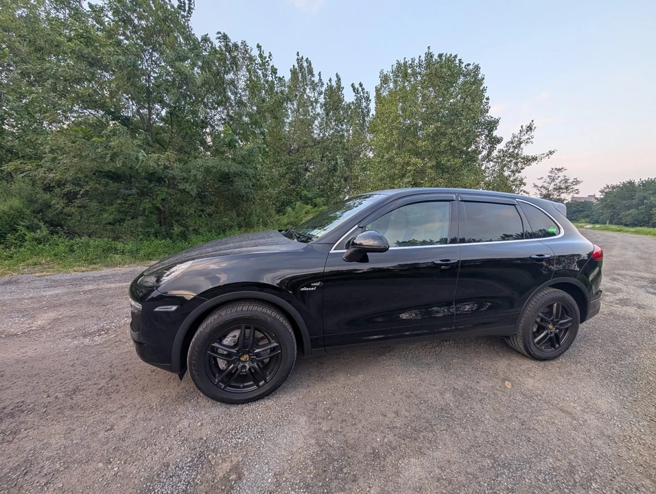 2015 Porsche 958 Cayenne Diesel - Image 2 of 31