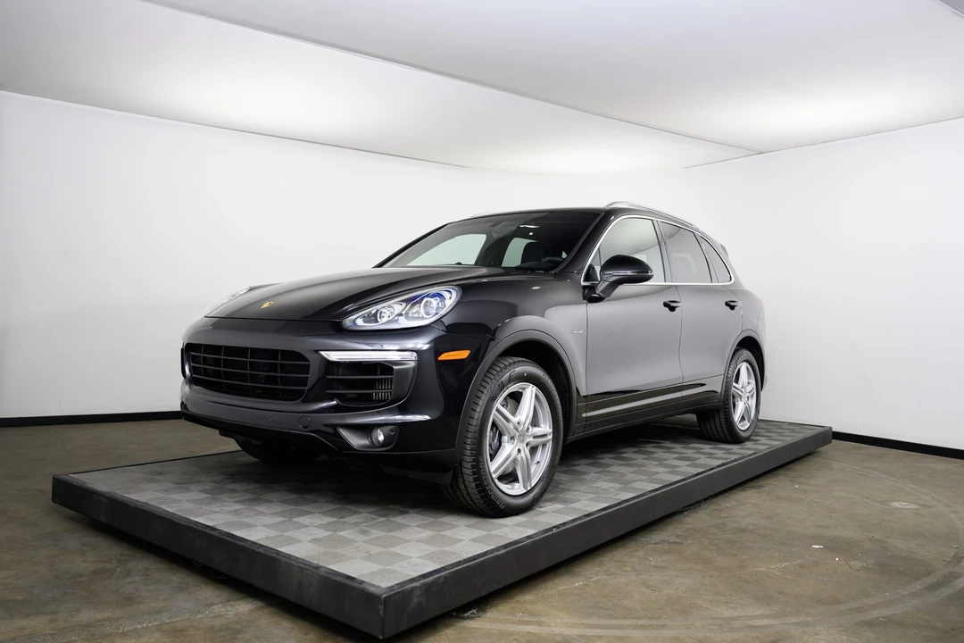 2015 Porsche 958 Cayenne Diesel - Image 2 of 31
