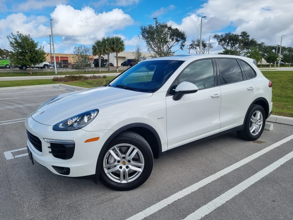 2015 Porsche 958 Cayenne Diesel - Image 2 of 31