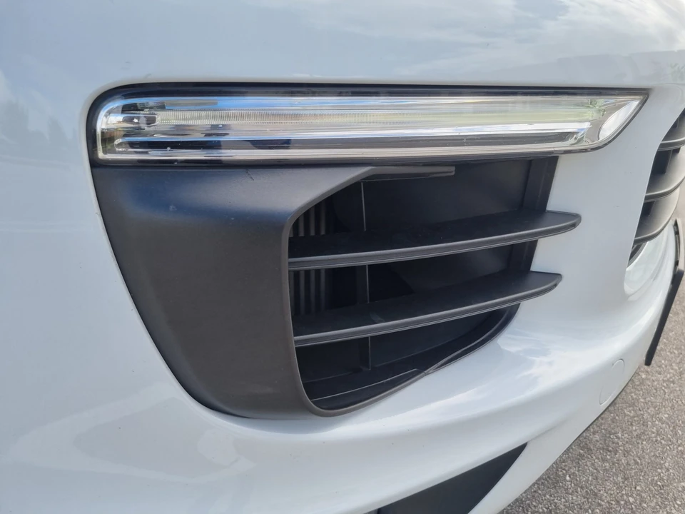 2015 Porsche 958 Cayenne Diesel - Image 13 of 31