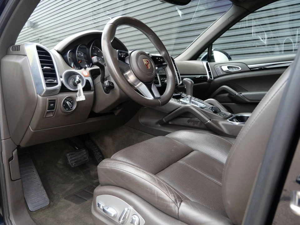 2015 Porsche 958 Cayenne Diesel - Image 4 of 5