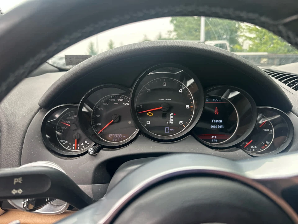 2015 Porsche 958 Cayenne Diesel - Image 3 of 4